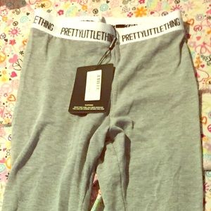 Pretty Little Thing leggings
